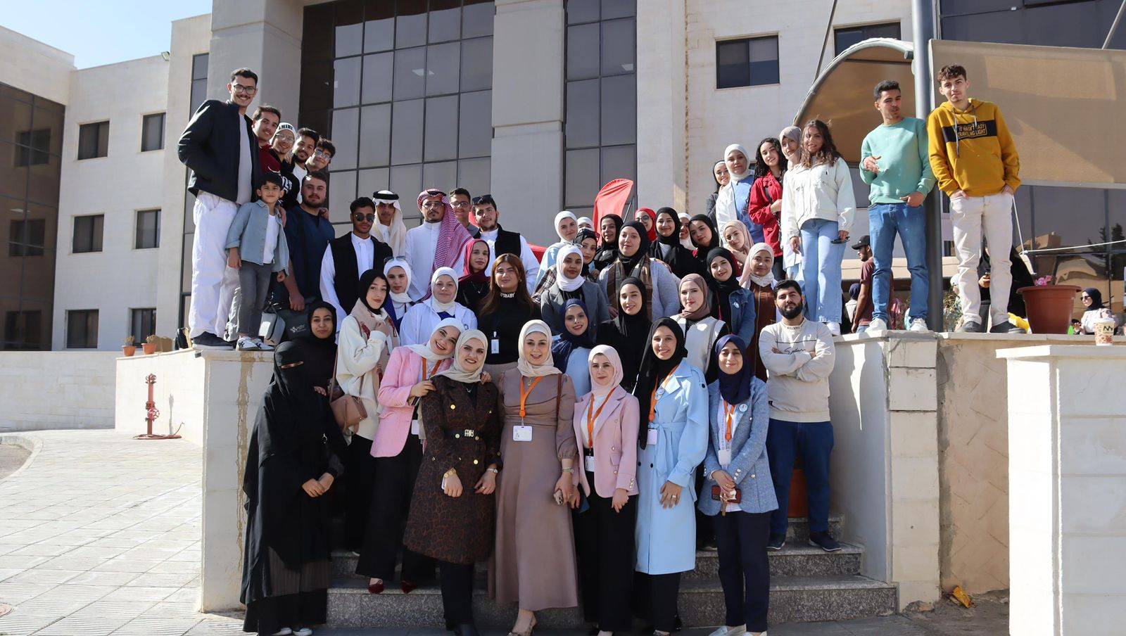 Madar Al-Saa Images 0.9988514548996275