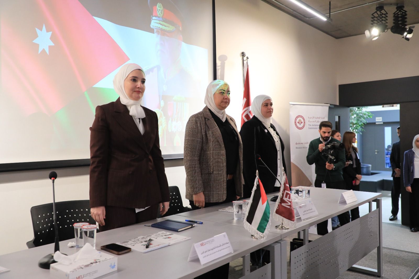 Madar Al-Saa Images 0.15754677401738526