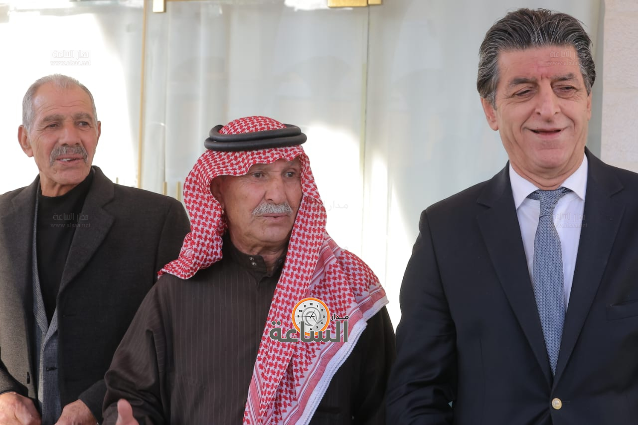 Madar Al-Saa Images 0.7484540374924727