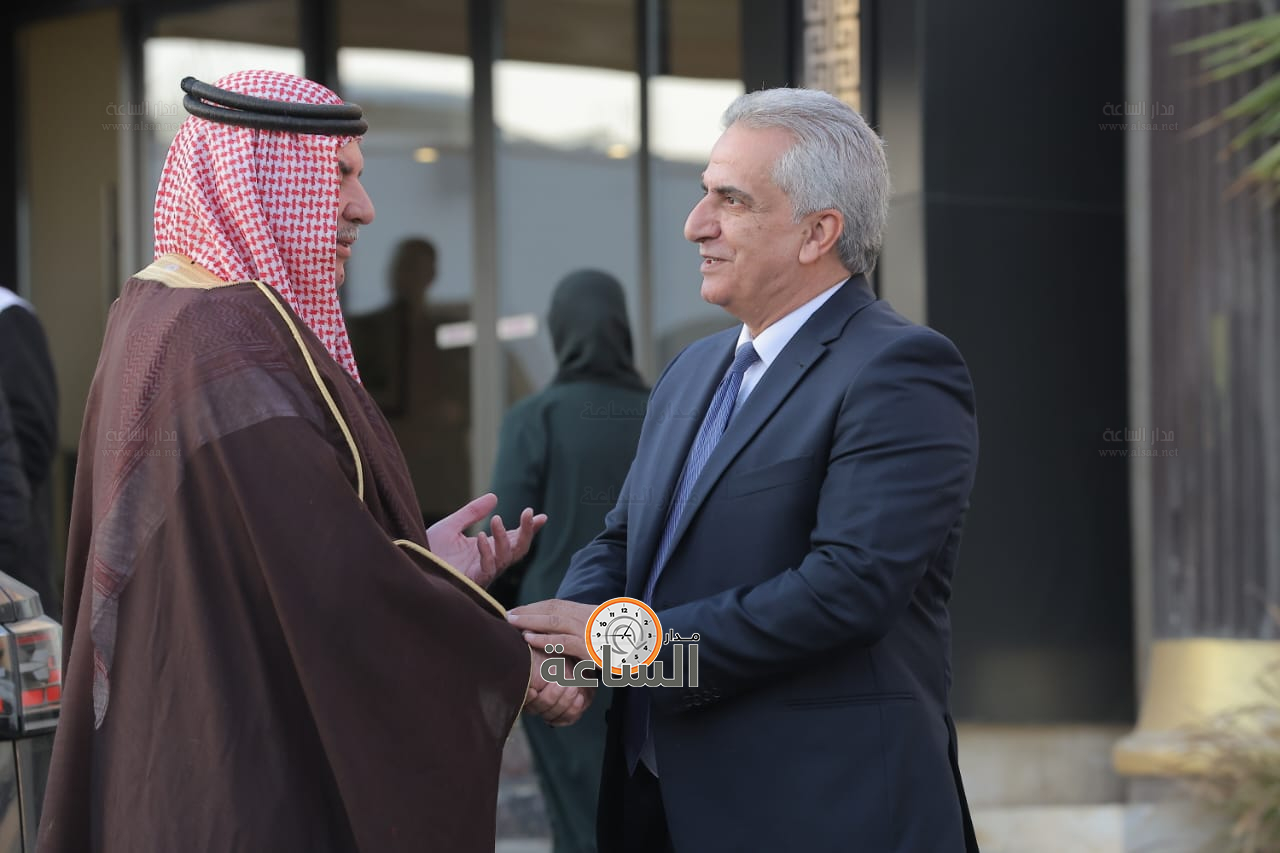 Madar Al-Saa Images 0.27545615634363096