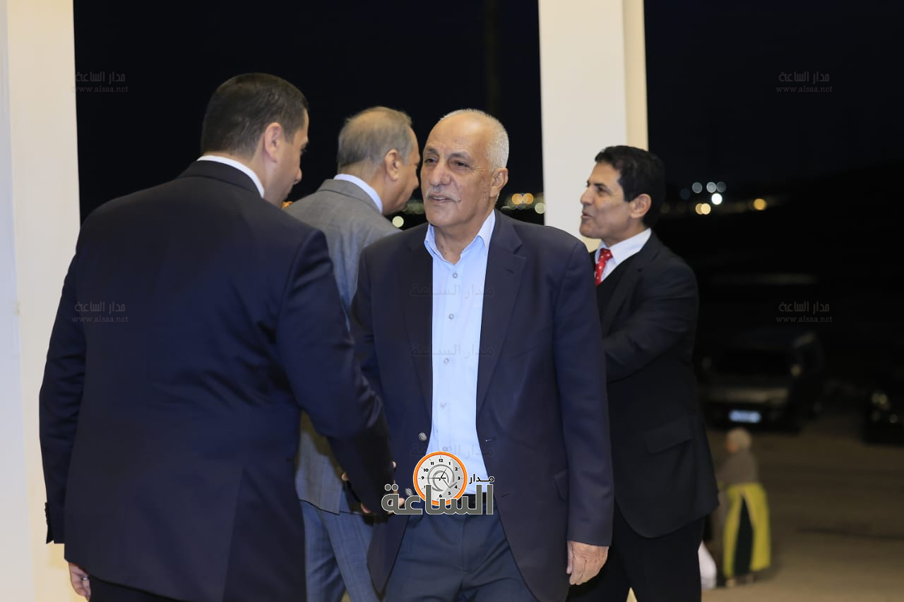 Madar Al-Saa Images 0.31859140346015