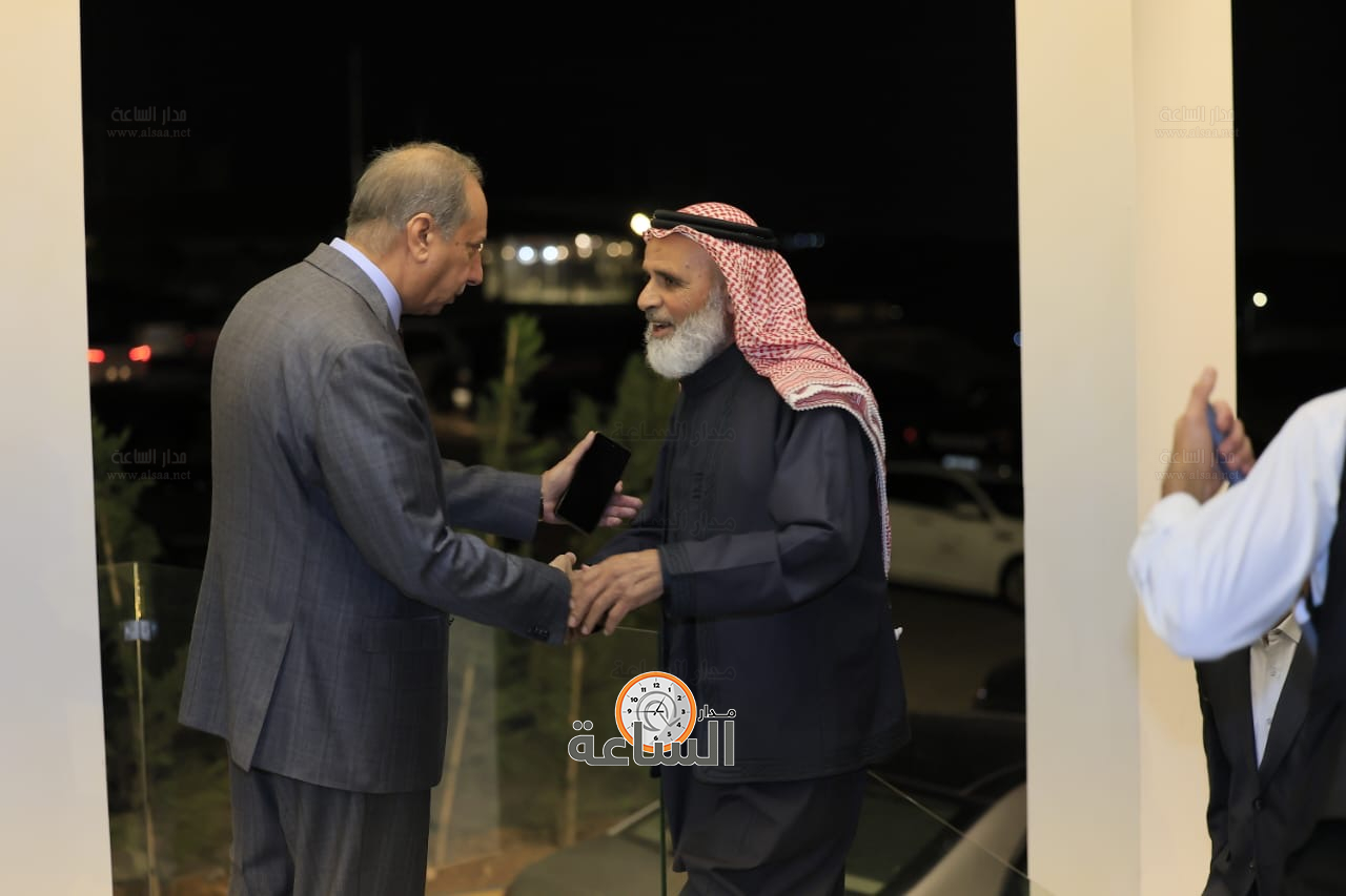 Madar Al-Saa Images 0.7828652544497254