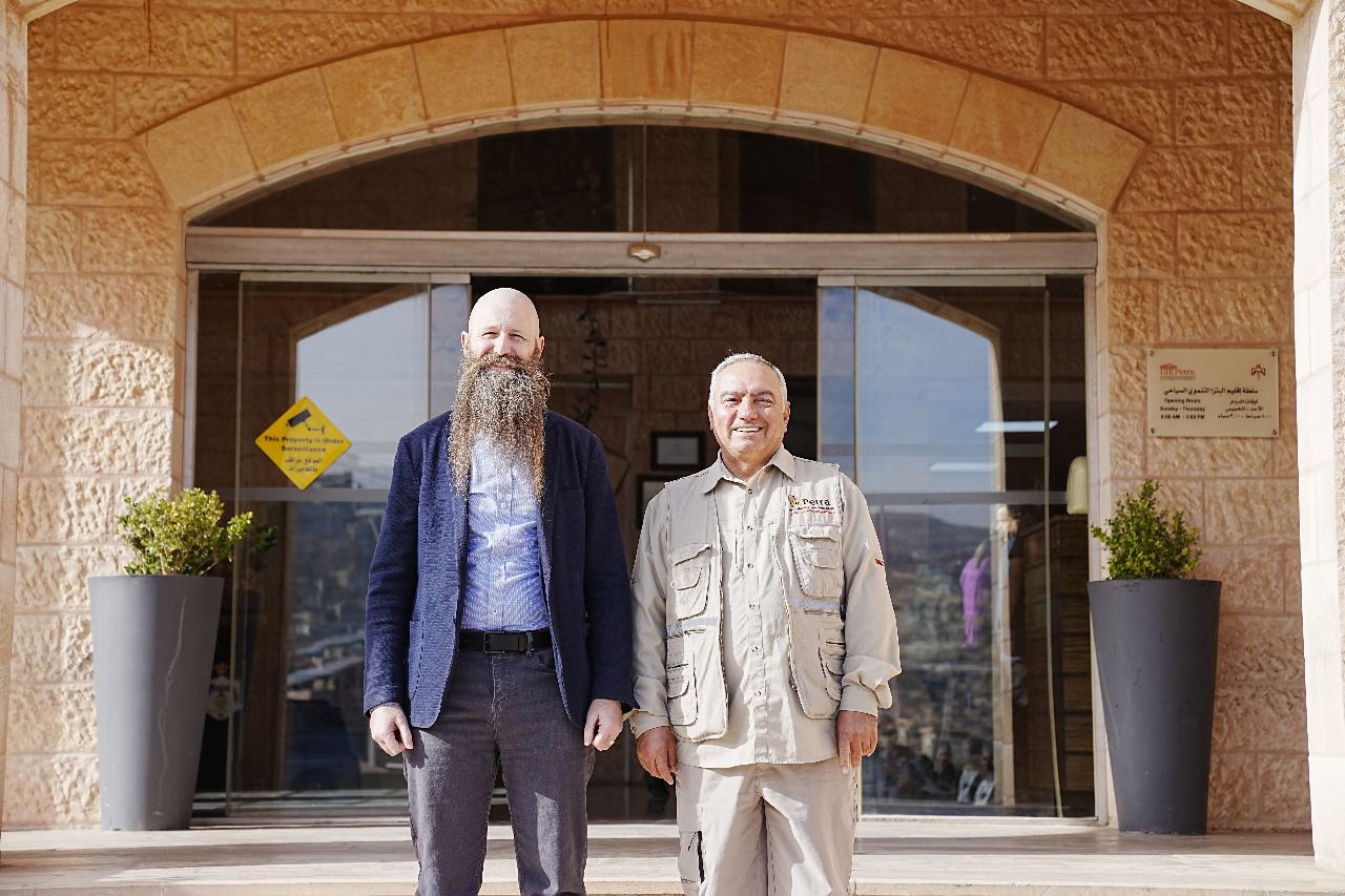 Madar Al-Saa Images 0.6955330911254375