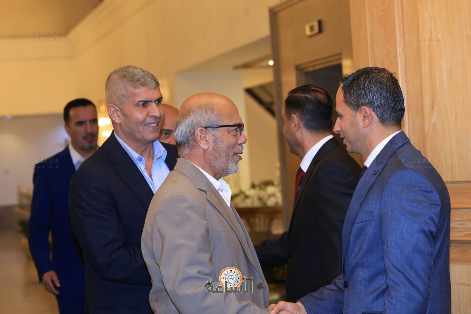 Madar Al-Saa Images 0.7703444534494885