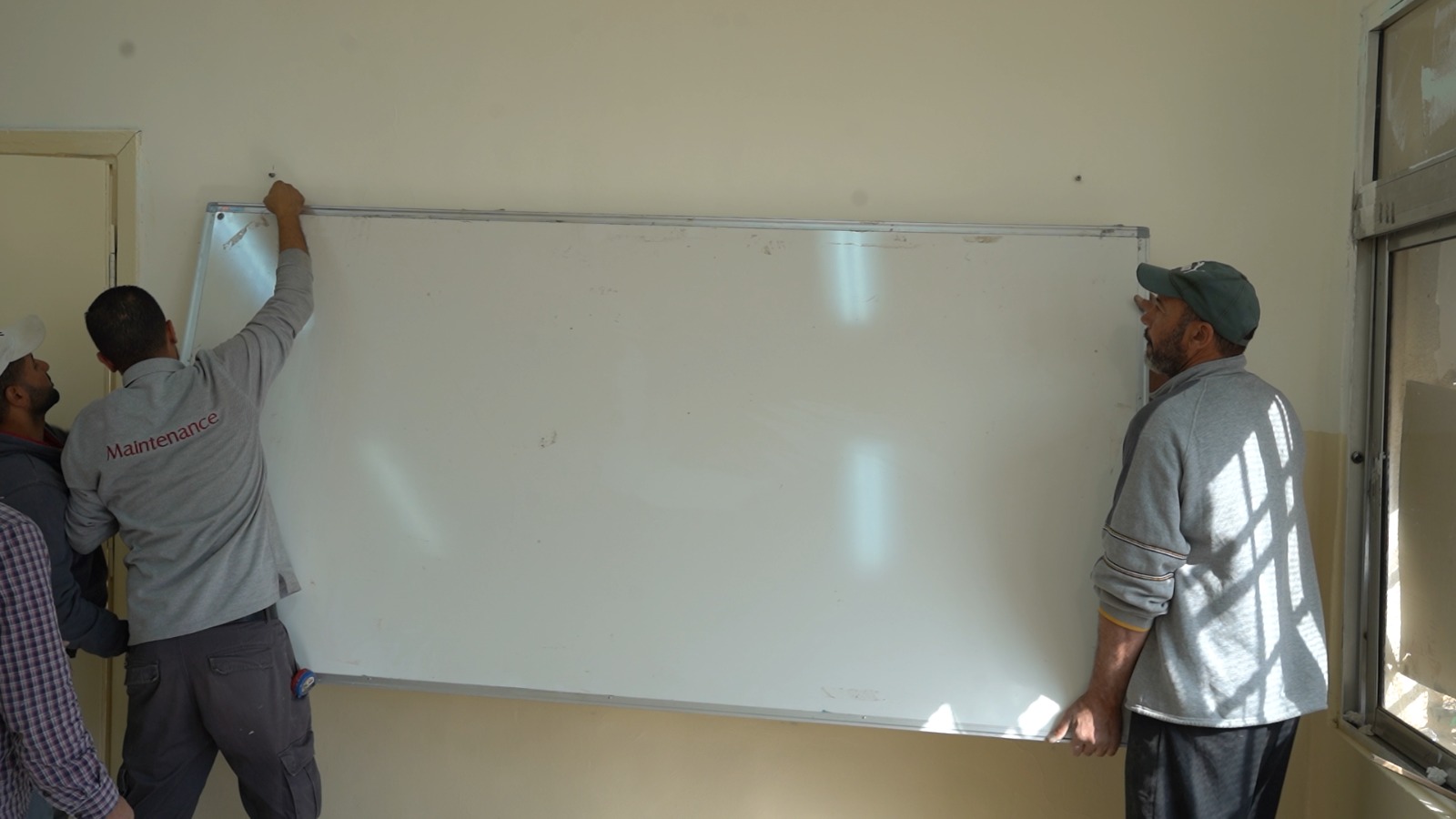 Madar Al-Saa Images 0.8632288019709019