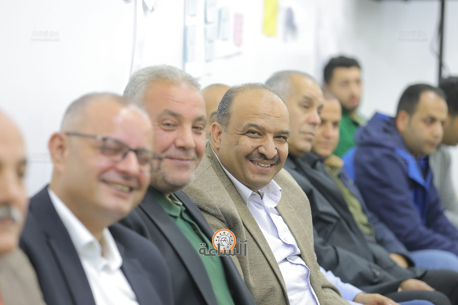 Madar Al-Saa Images 0.42946689875121347