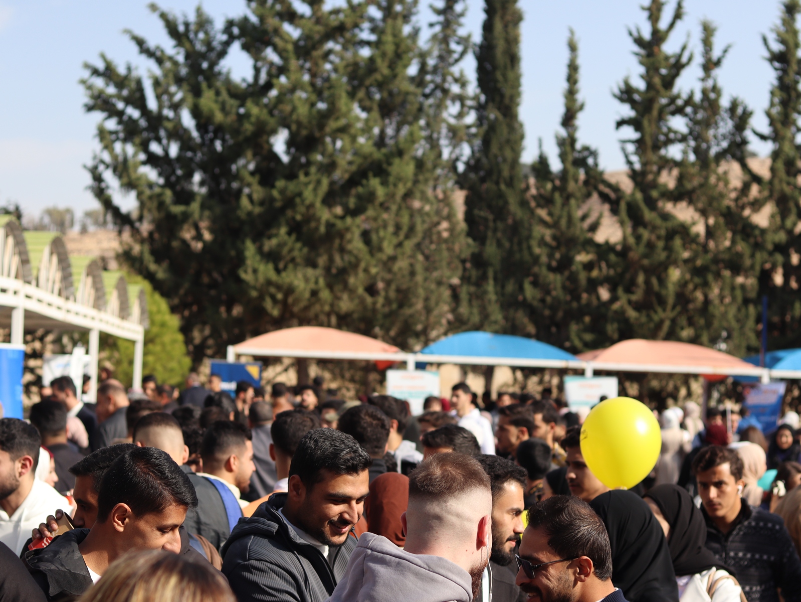 Madar Al-Saa Images 0.6706994785193221