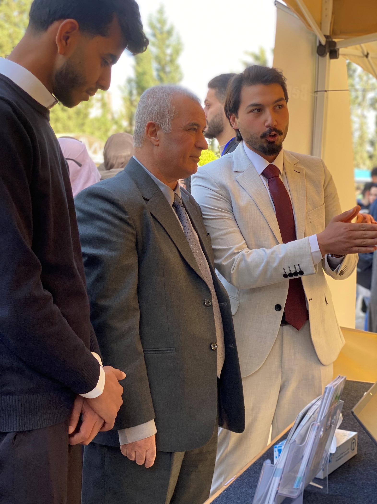 Madar Al-Saa Images 0.7519759450046417