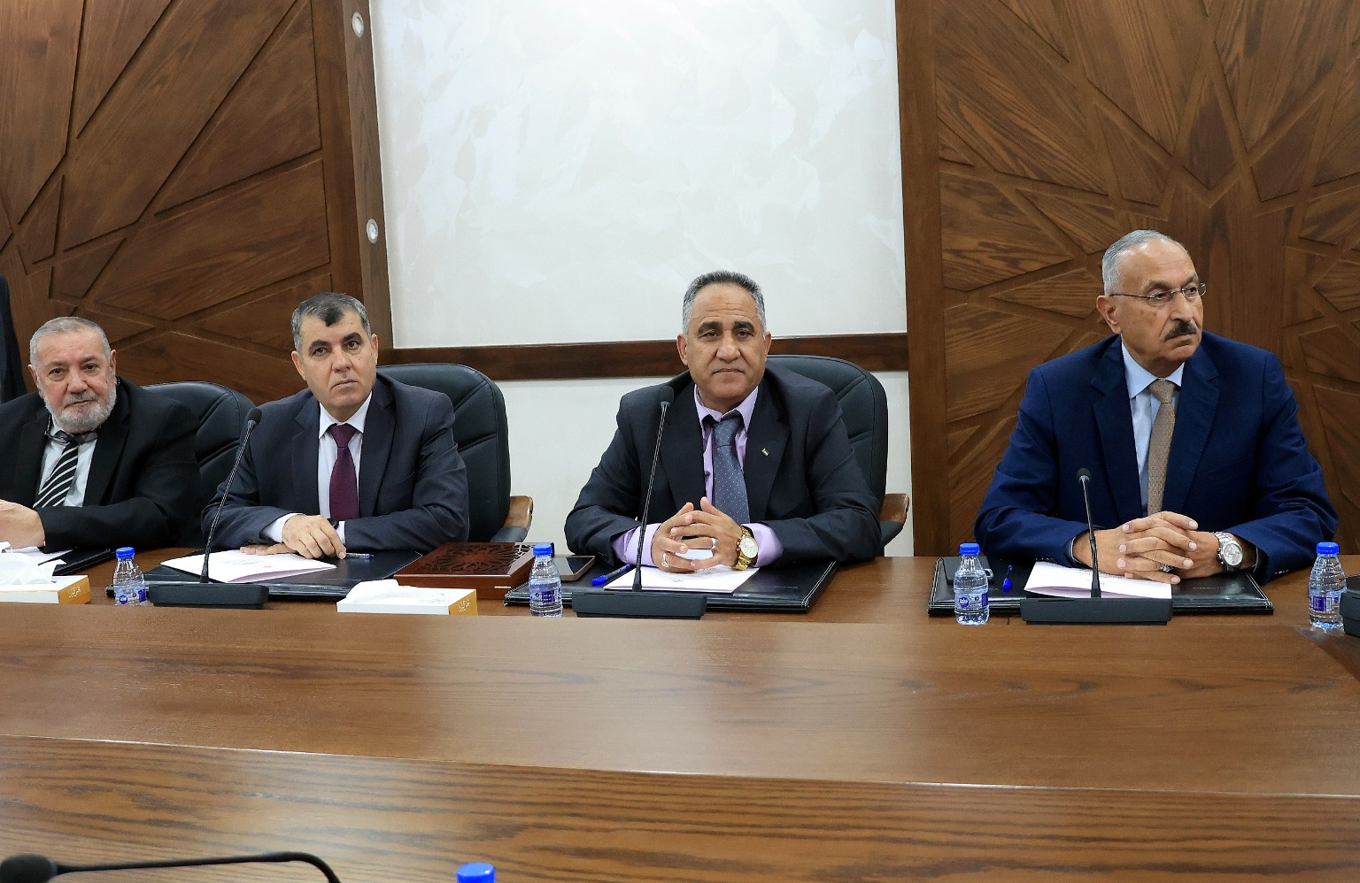 Madar Al-Saa Images 0.9749926640646452