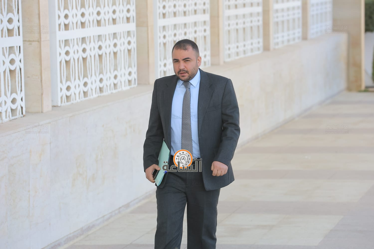 Madar Al-Saa Images 0.6416448596795589