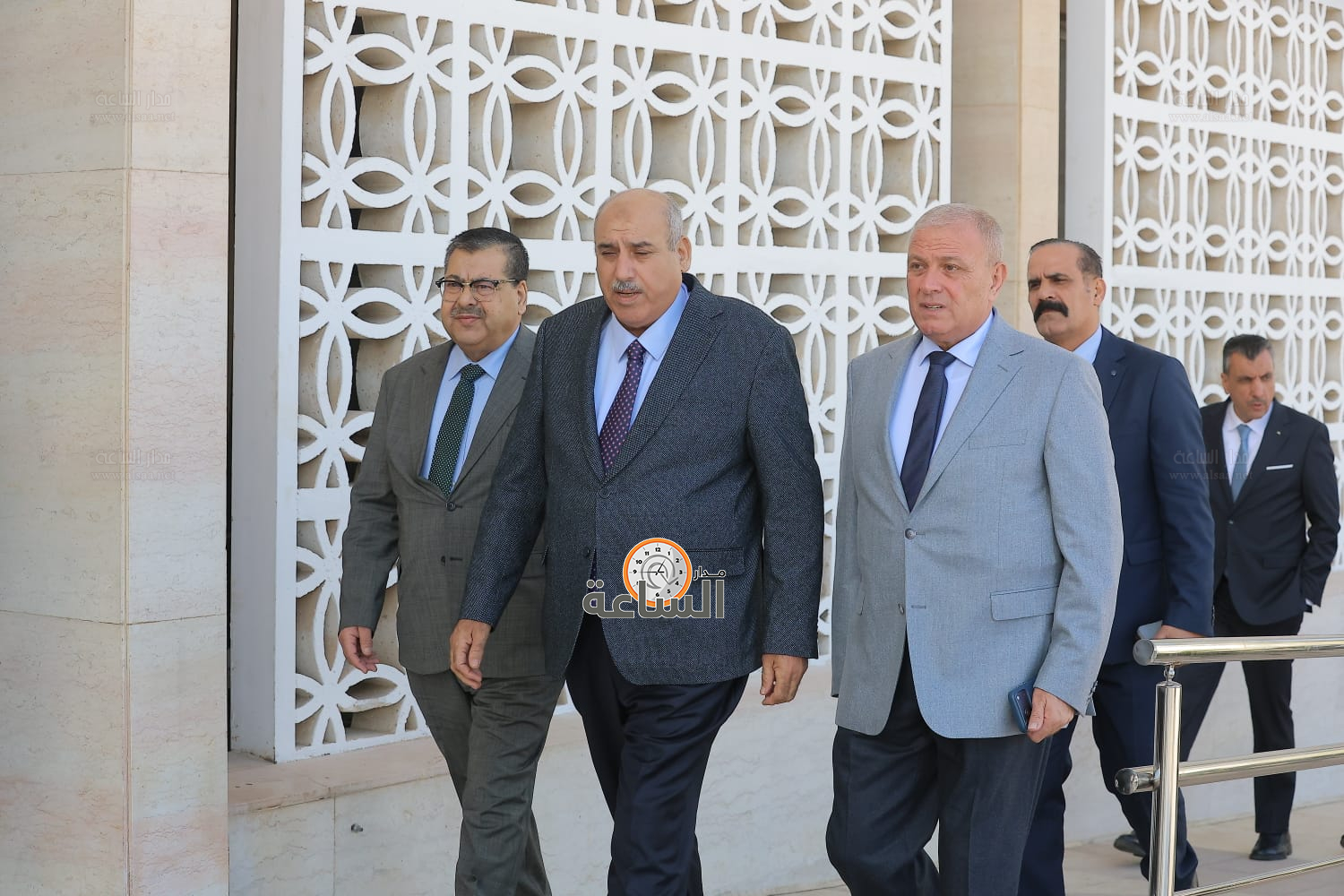 Madar Al-Saa Images 0.825684622767885