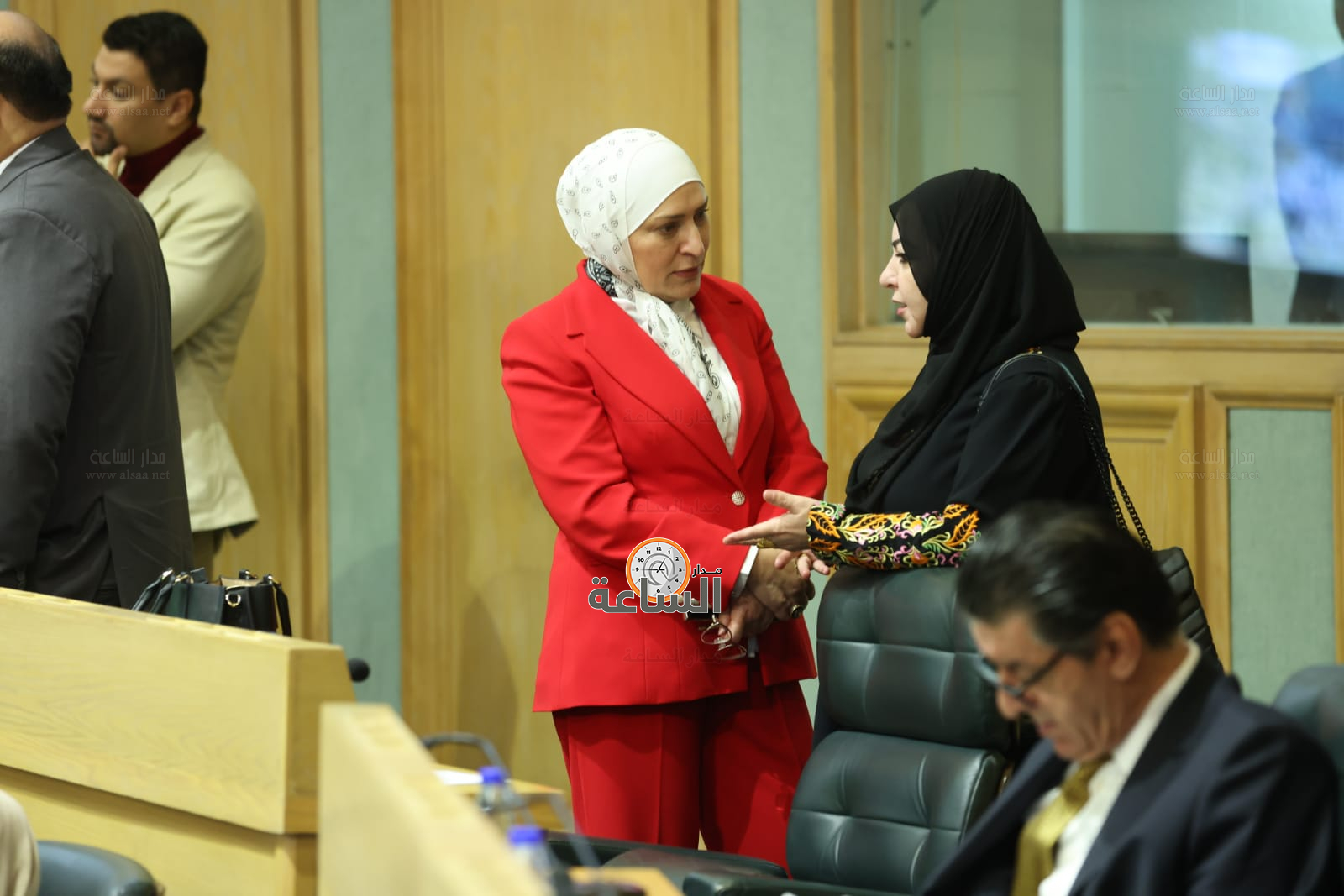 Madar Al-Saa Images 0.1381768620641345