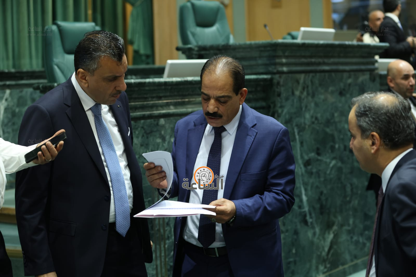 Madar Al-Saa Images 0.6752460796952112