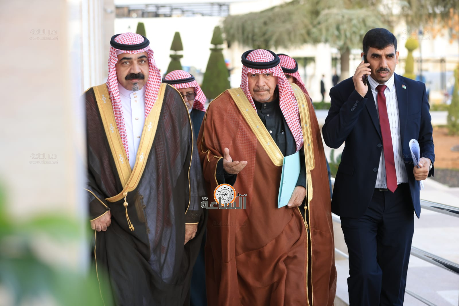 Madar Al-Saa Images 0.8367366774176871