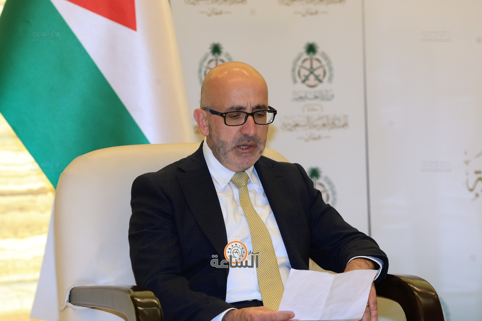 Madar Al-Saa Images 0.6491765588773378