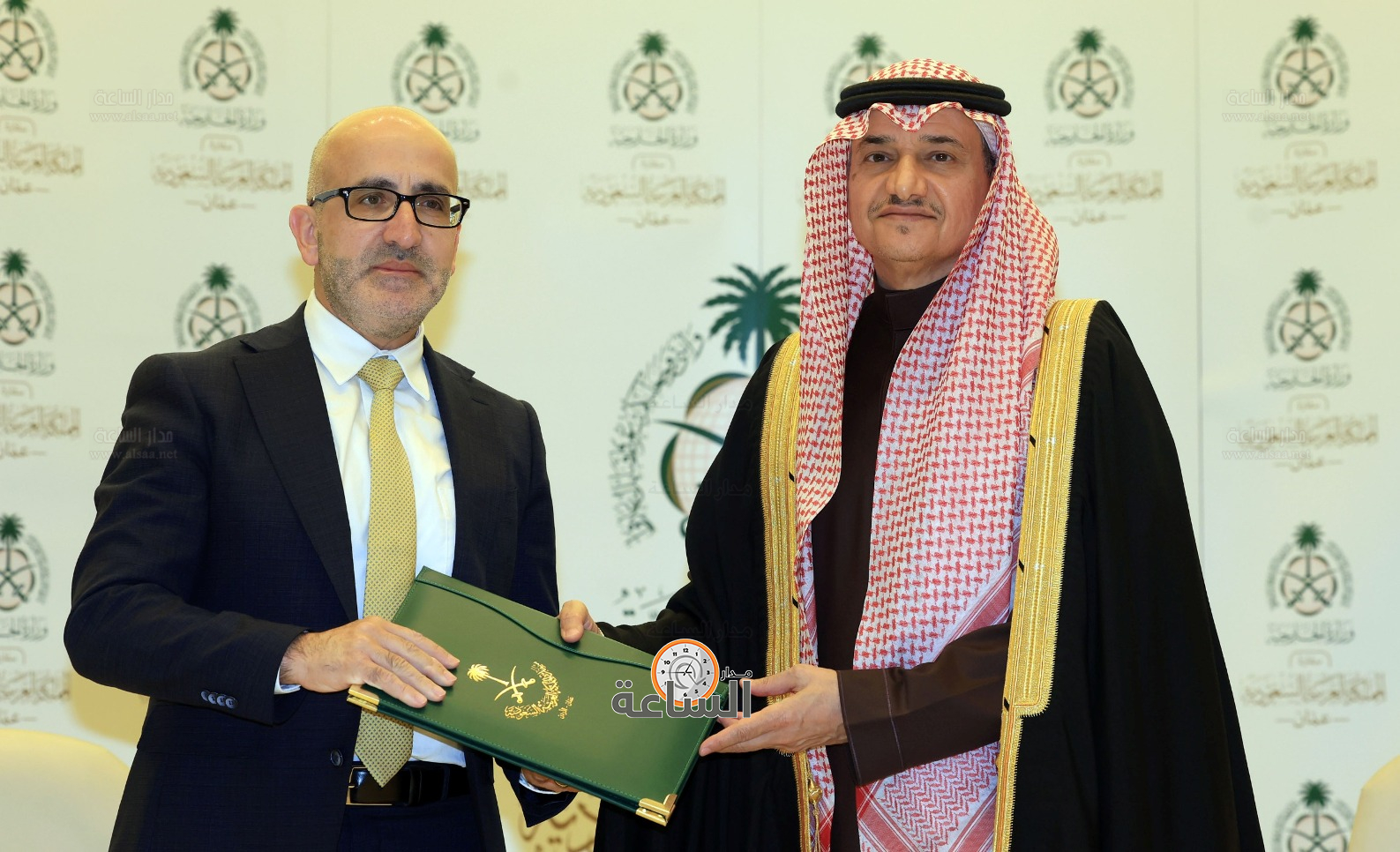 Madar Al-Saa Images 0.6478414116570335