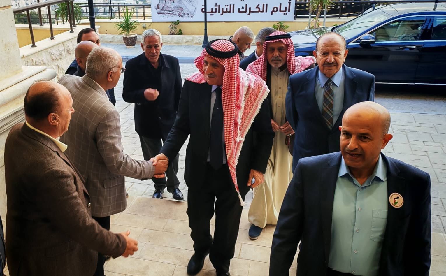 Madar Al-Saa Images 0.5261176066374381