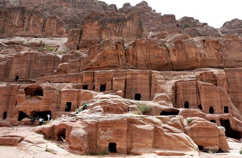 Madar Al-Saa Images 0.7220399526715136