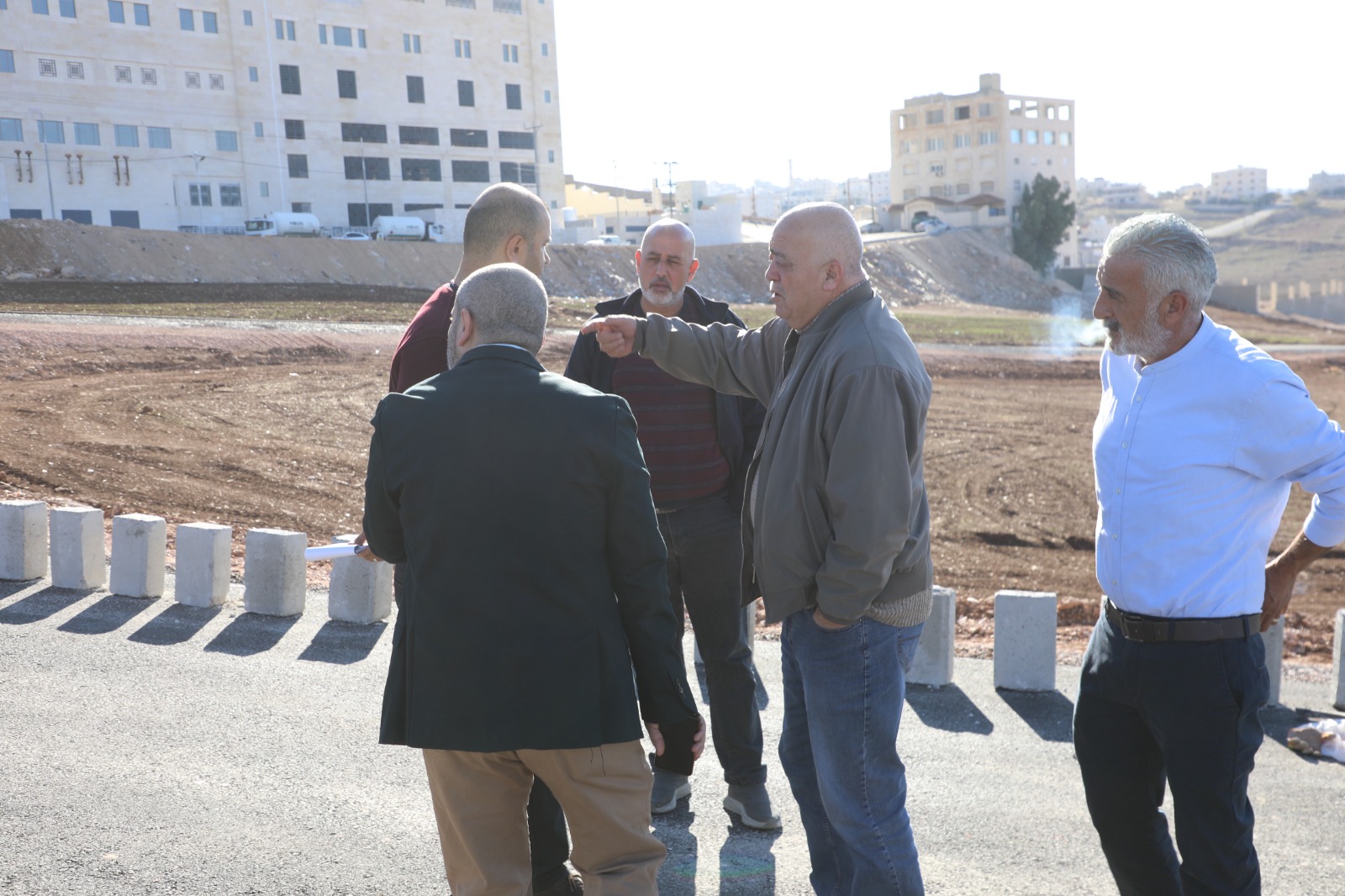 Madar Al-Saa Images 0.36487821393910325