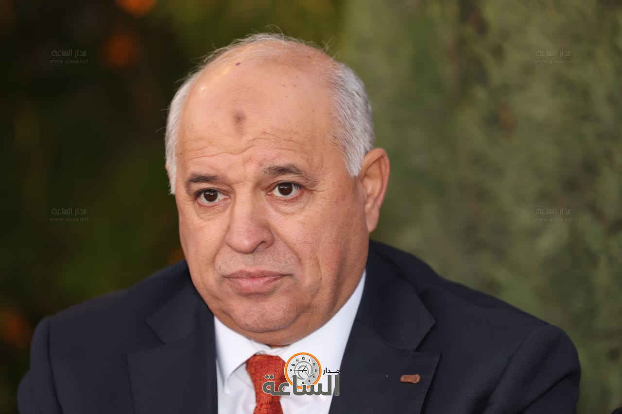 Madar Al-Saa Images 0.7569580055658605