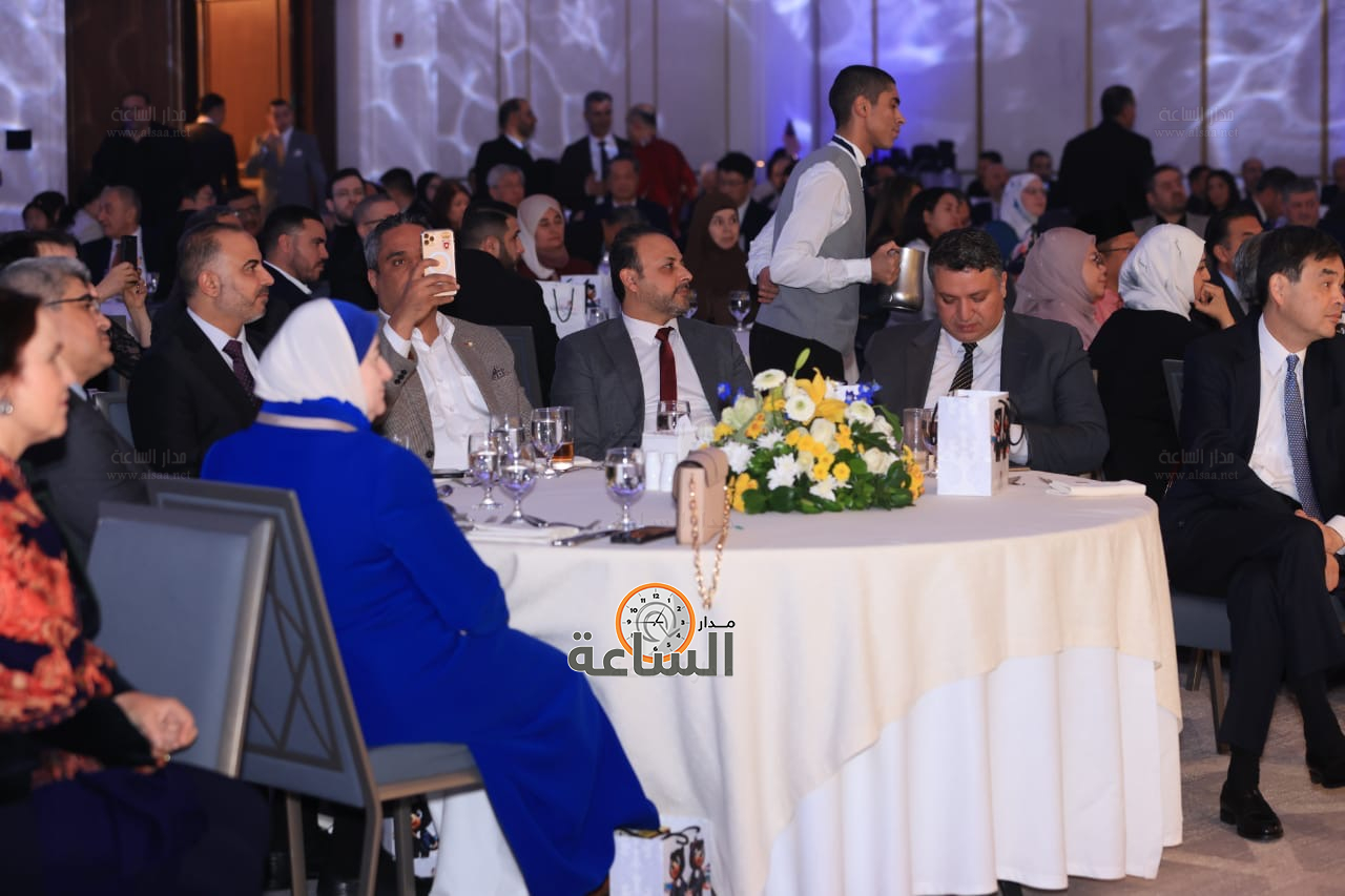 Madar Al-Saa Images 0.6995313195419234