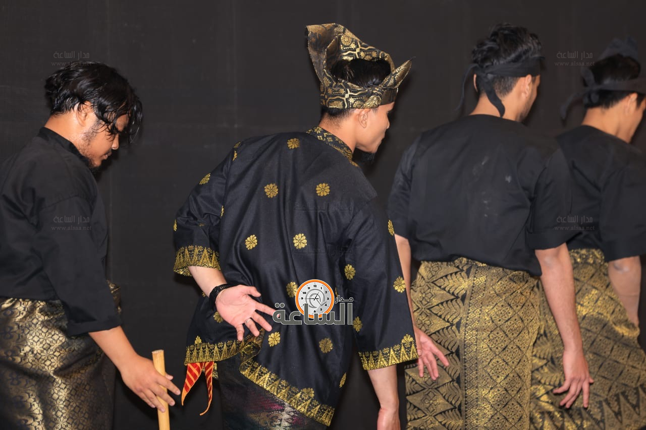 Madar Al-Saa Images 0.48696593313923253