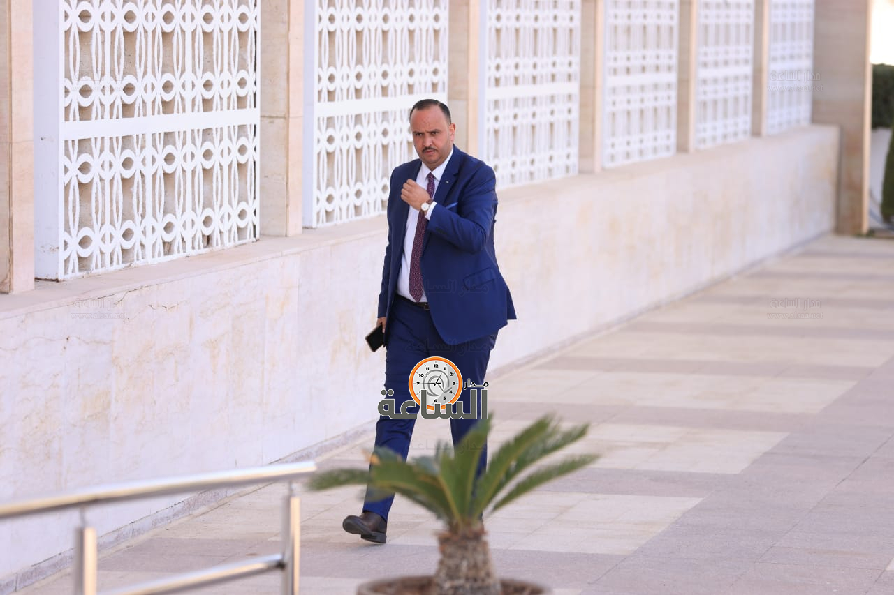 Madar Al-Saa Images 0.36342020674368836