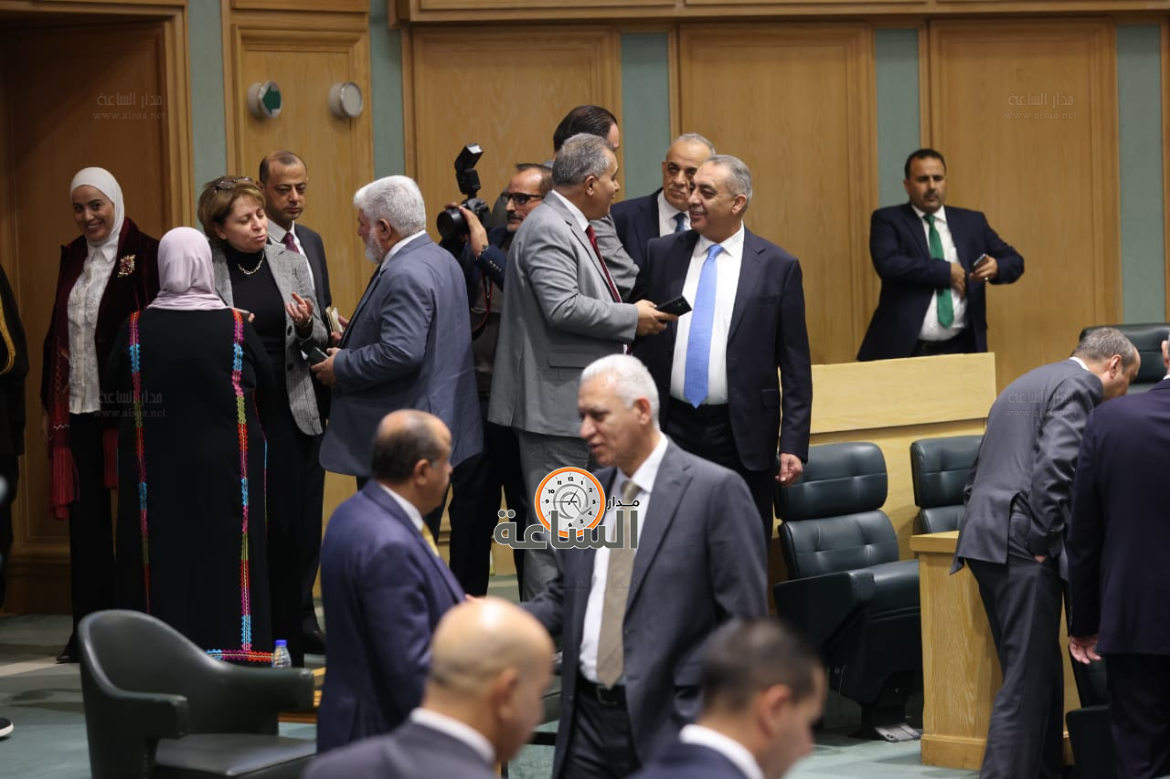 Madar Al-Saa Images 0.2579840010298118