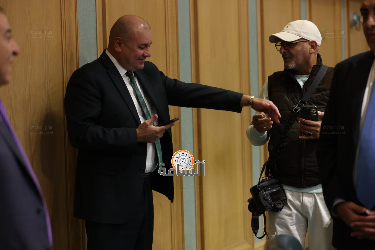 Madar Al-Saa Images 0.15528892706040986