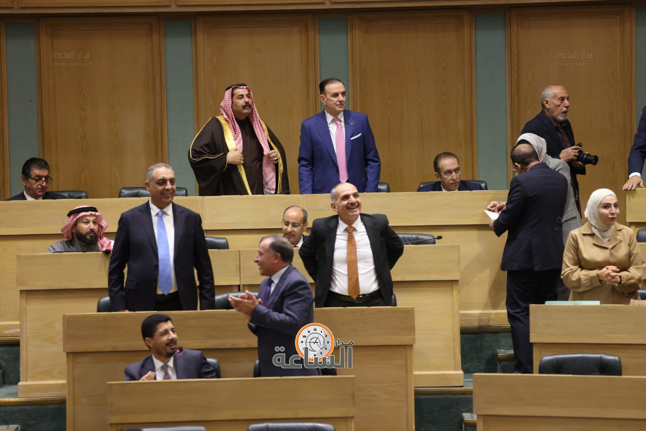 Madar Al-Saa Images 0.4084207967088369