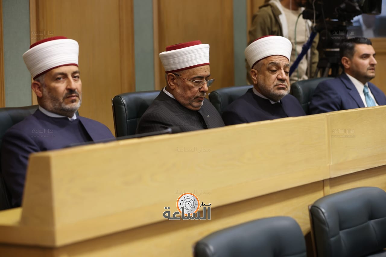 Madar Al-Saa Images 0.15739986697797947