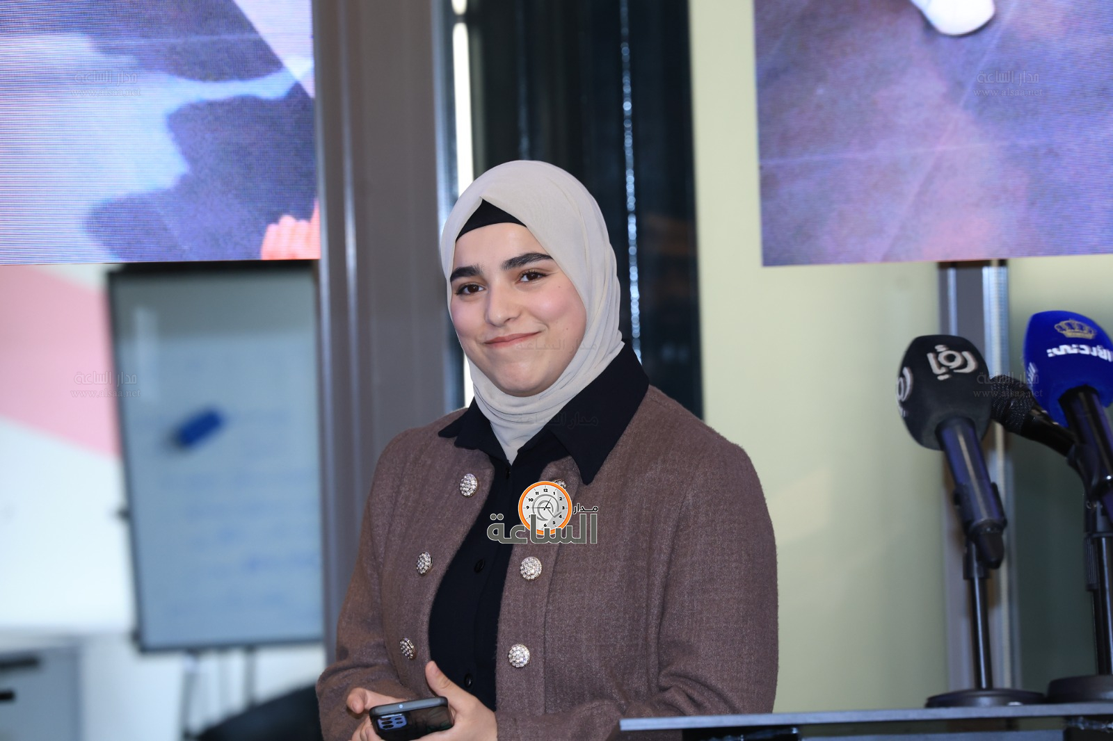 Madar Al-Saa Images 0.6916356177933091