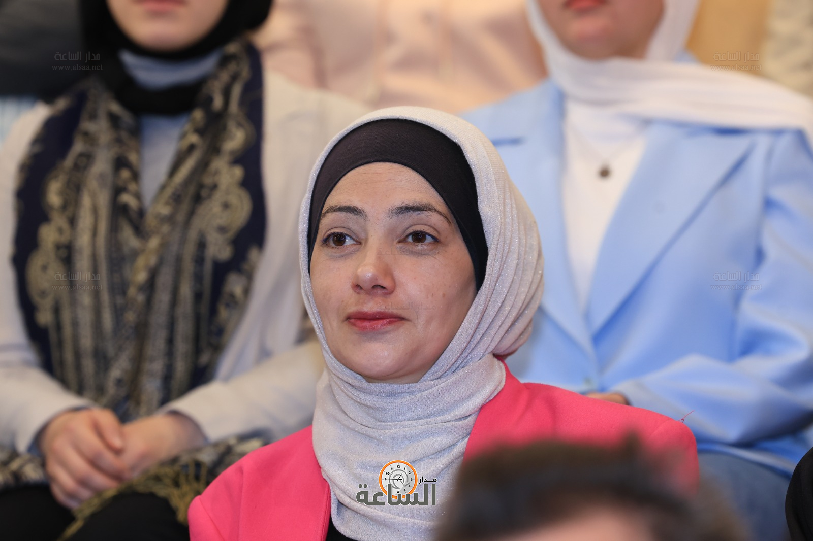 Madar Al-Saa Images 0.6949920571530724