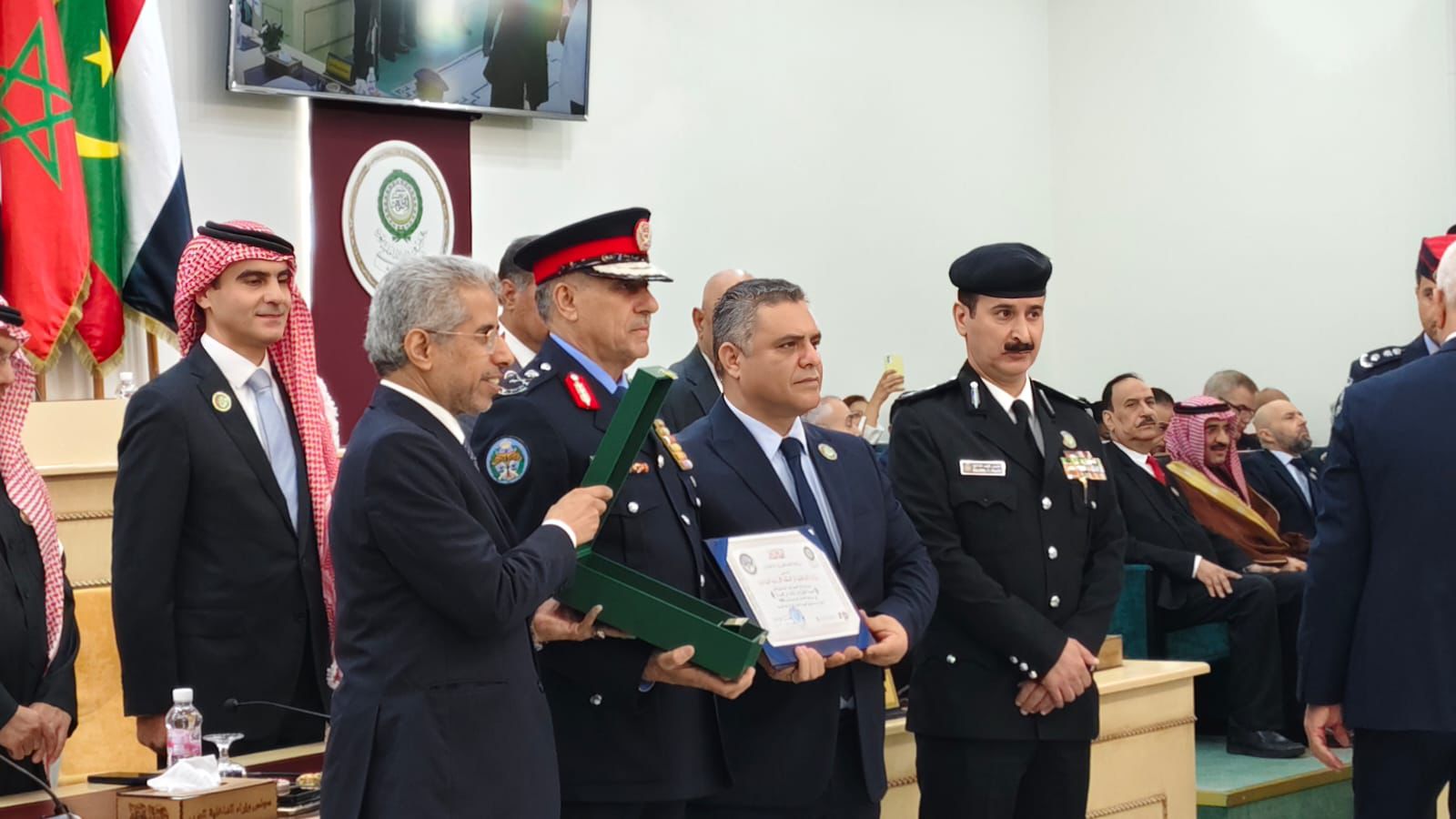 Madar Al-Saa Images 0.3740203267366736