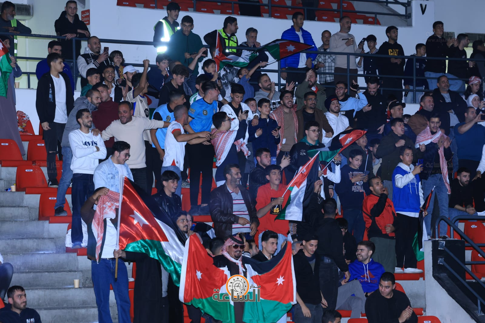 Madar Al-Saa Images 0.1396297389216492