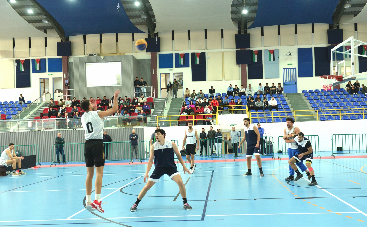 Madar Al-Saa Images 0.9149313024703422