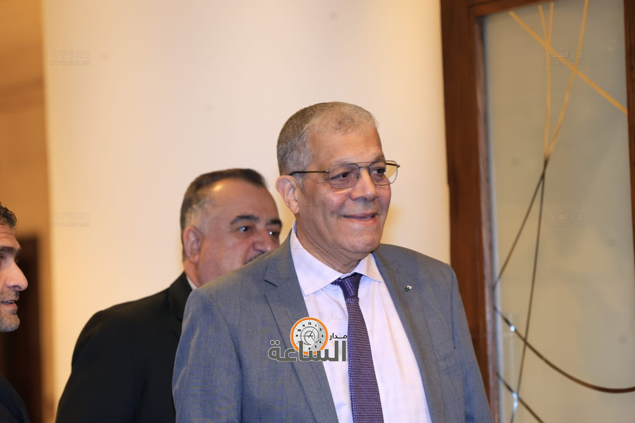 Madar Al-Saa Images 0.8766907318259763