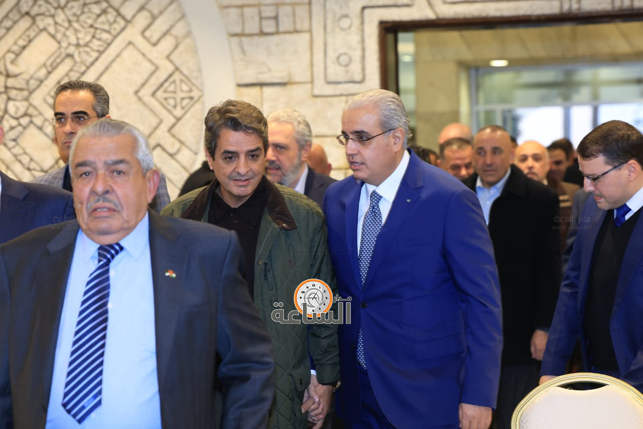 Madar Al-Saa Images 0.47151387845215054