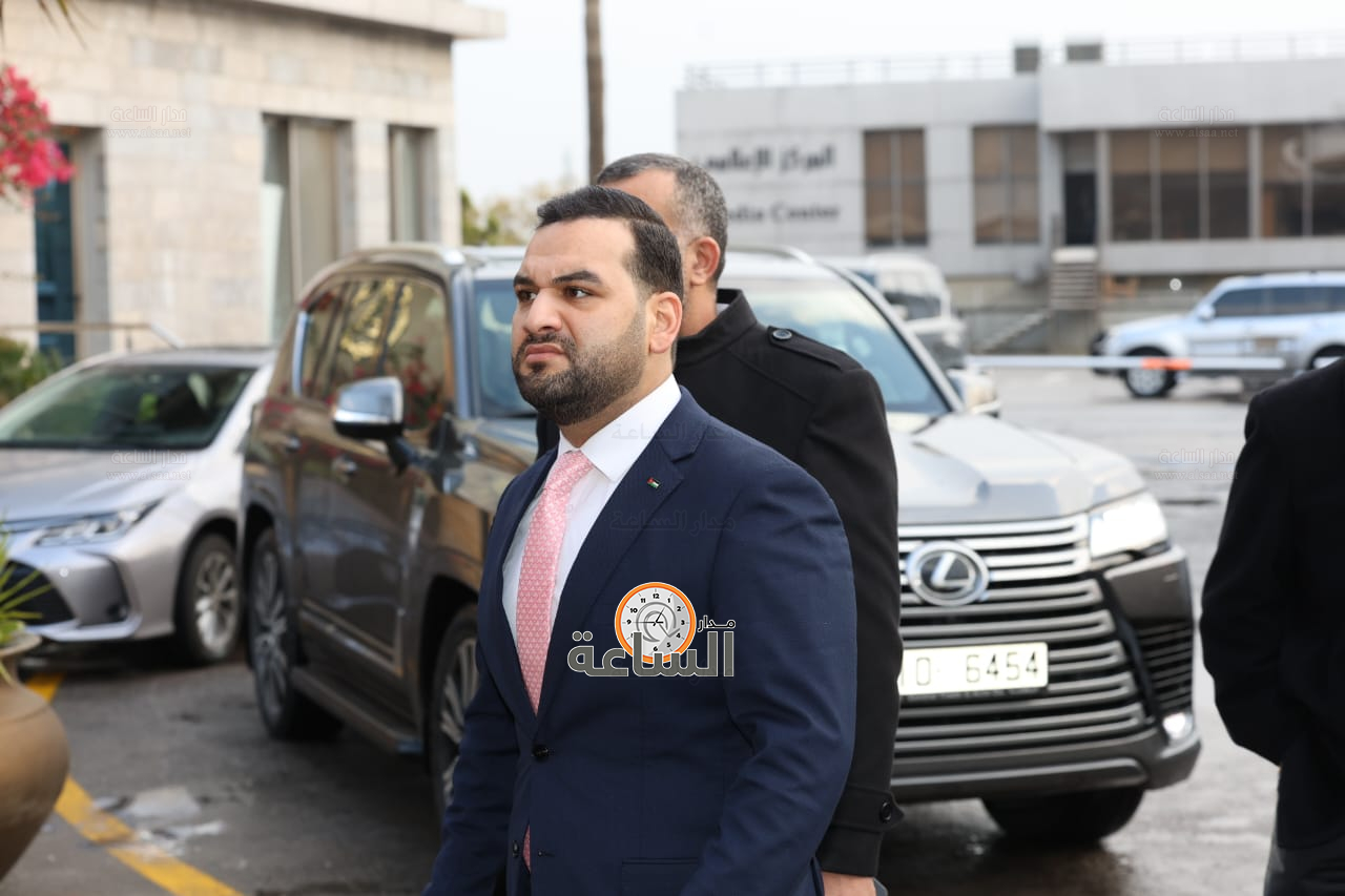 Madar Al-Saa Images 0.2463773324045454