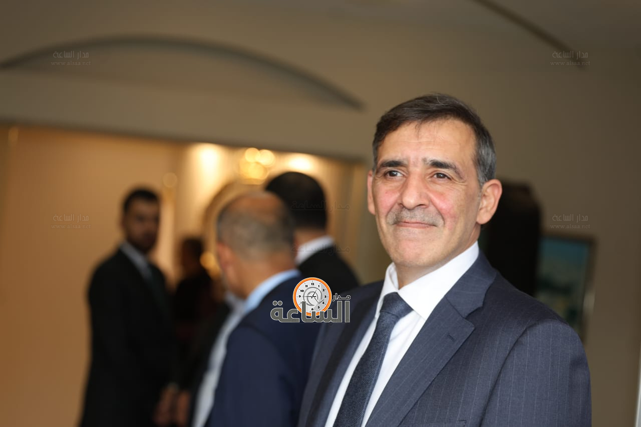 Madar Al-Saa Images 0.6123636214645918