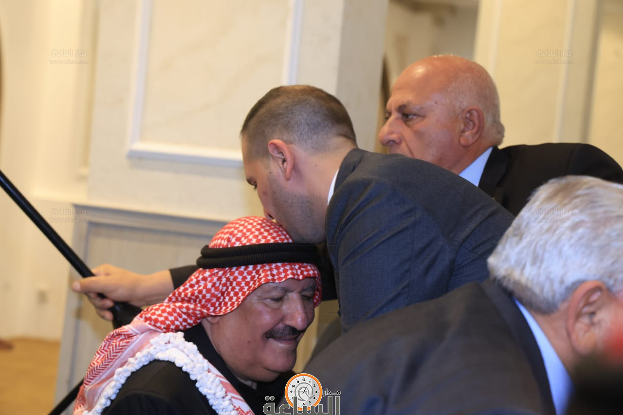 Madar Al-Saa Images 0.5074762692824707