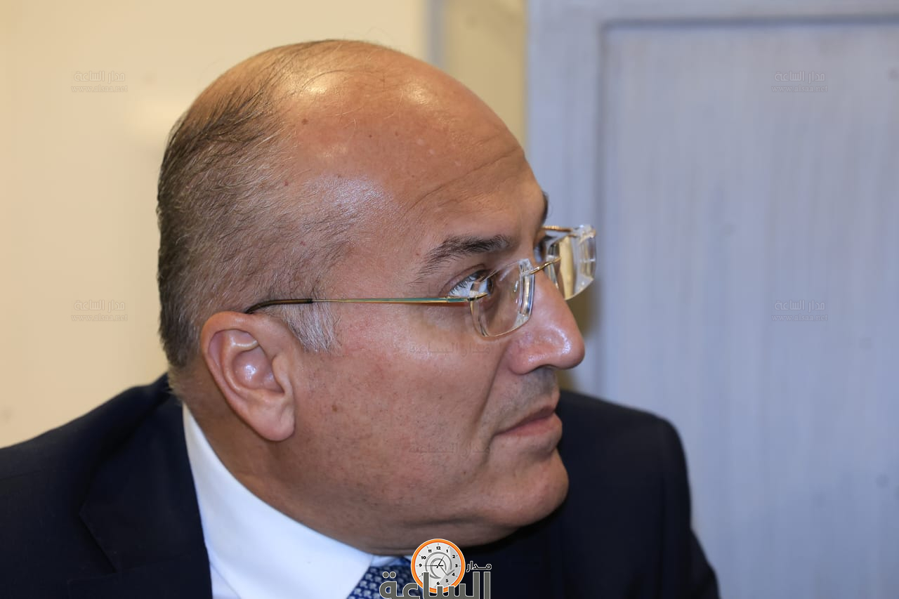 Madar Al-Saa Images 0.9392246568732593