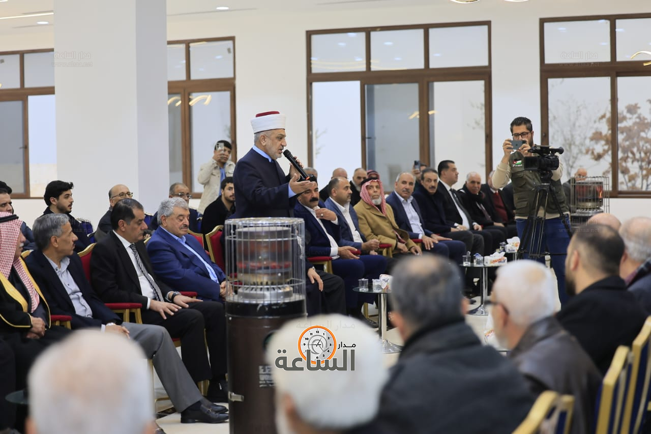 Madar Al-Saa Images 0.714802617825005