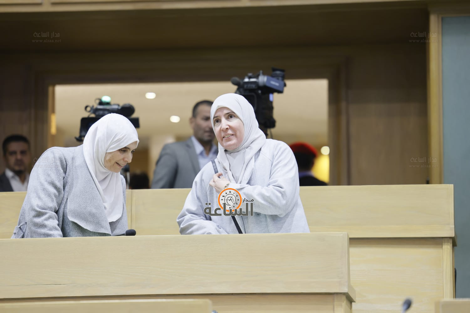 Madar Al-Saa Images 0.39387250696280973