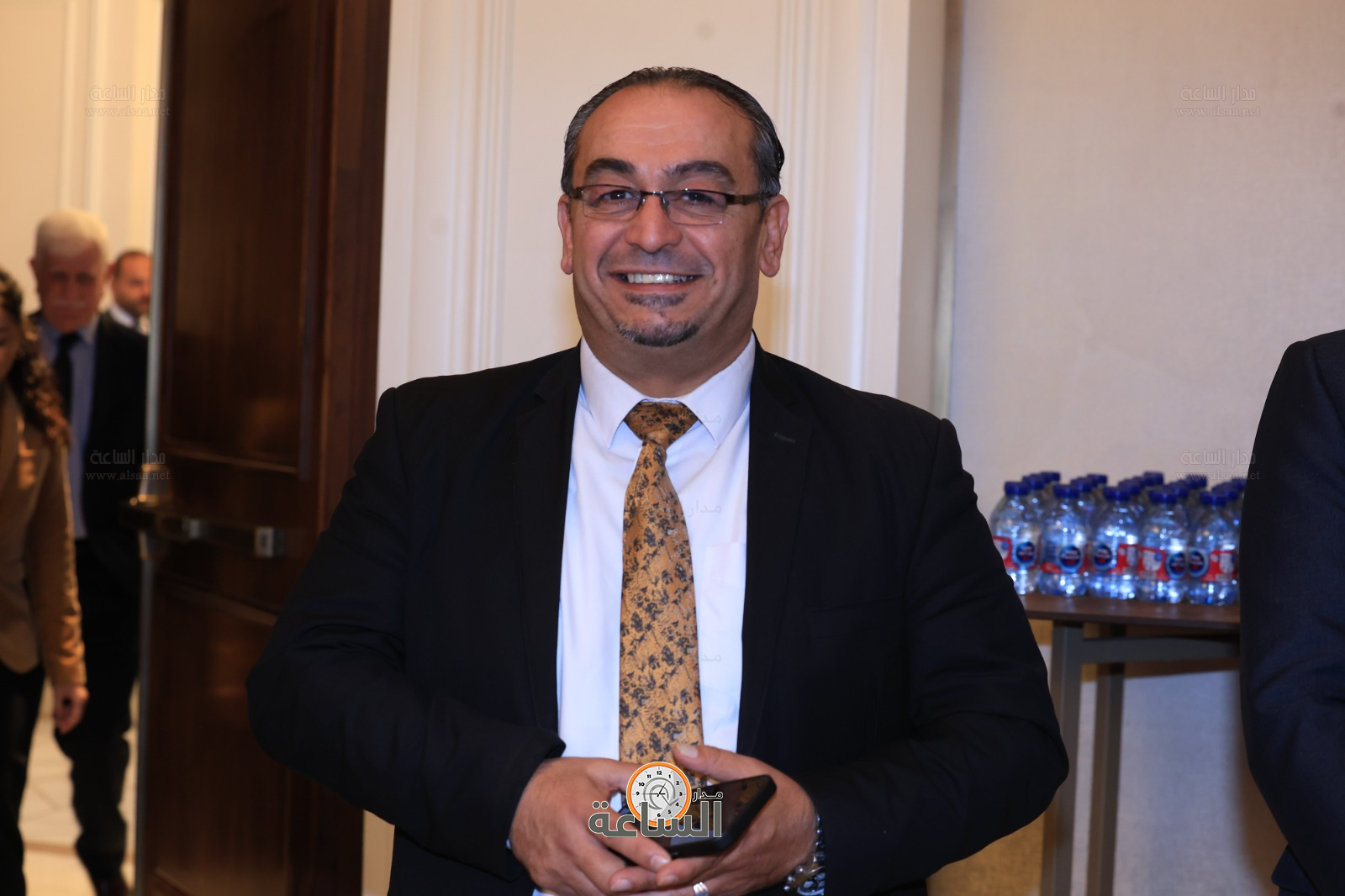 Madar Al-Saa Images 0.7163783438185927