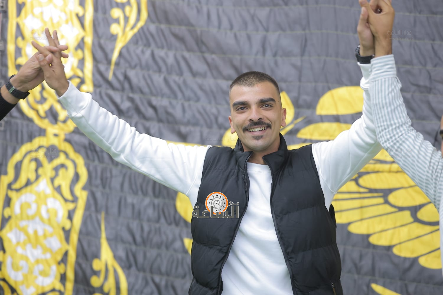 Madar Al-Saa Images 0.4203710122306953