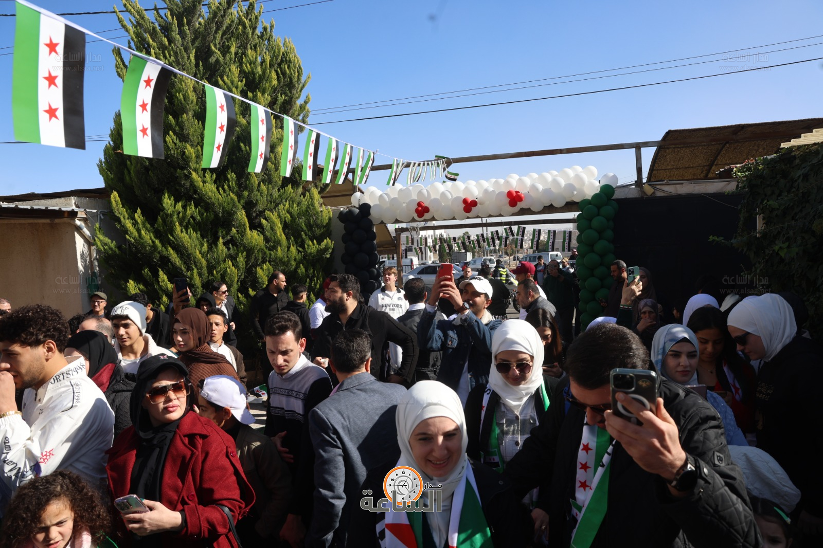 Madar Al-Saa Images 0.37512153976147855