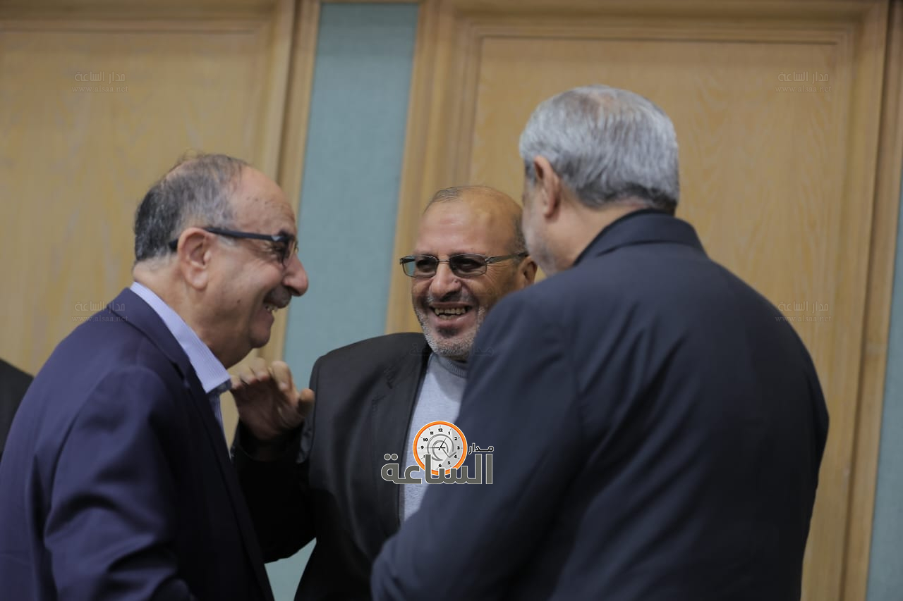 Madar Al-Saa Images 0.42755588741447337