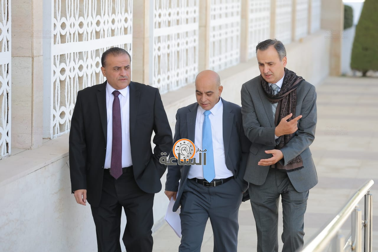 Madar Al-Saa Images 0.7752877828961154