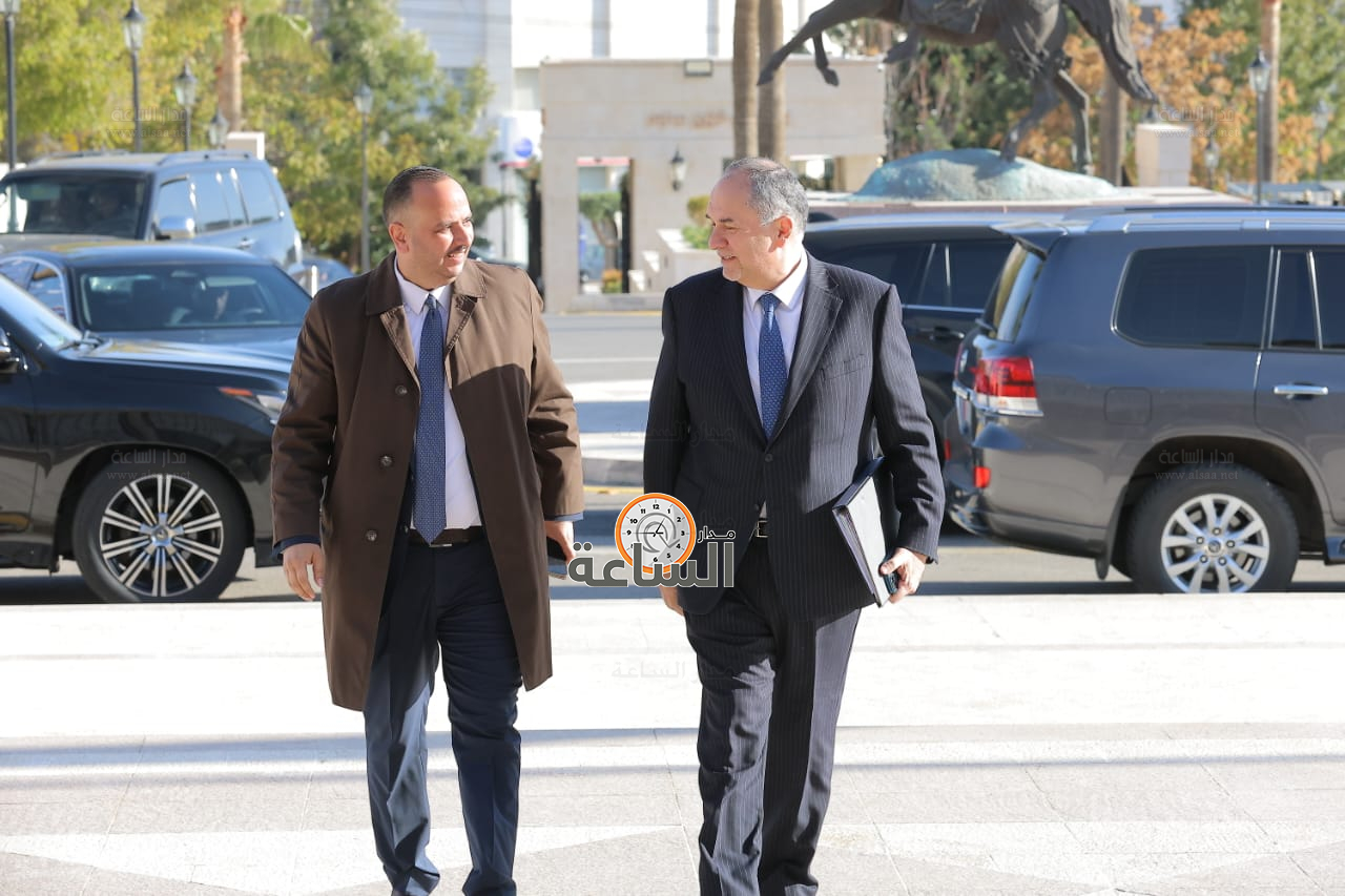 Madar Al-Saa Images 0.7493117542858245